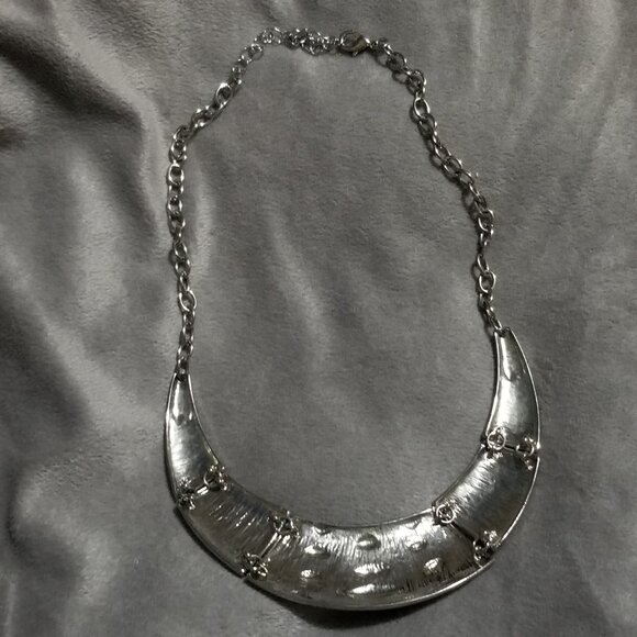 Silvertone Enamel Necklace - Picture 3 of 3